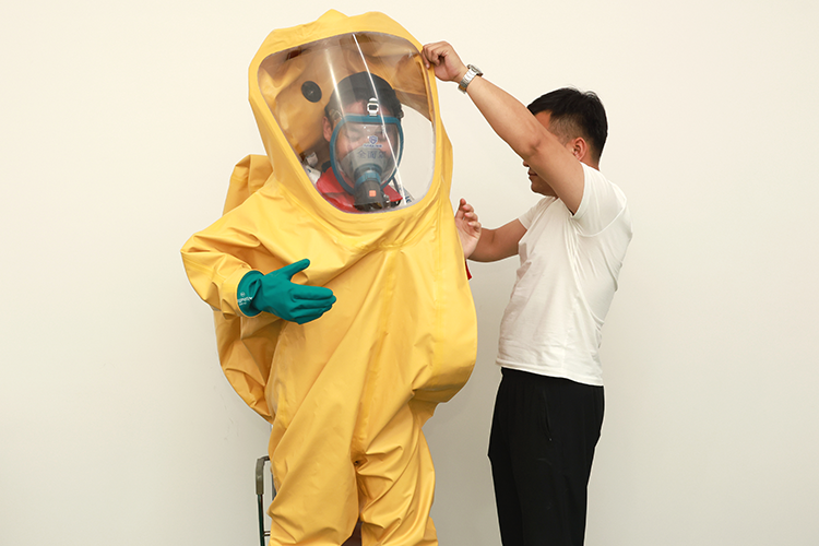 防化服穿錯=沒防護?5分鐘掌握!防化服穿戴指南 防化服穿錯=沒防護?5分鐘掌握!防化服穿戴指南